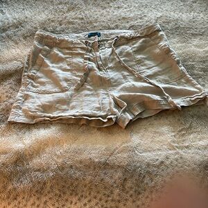 Beige Linen shorts by Antibes Blanc